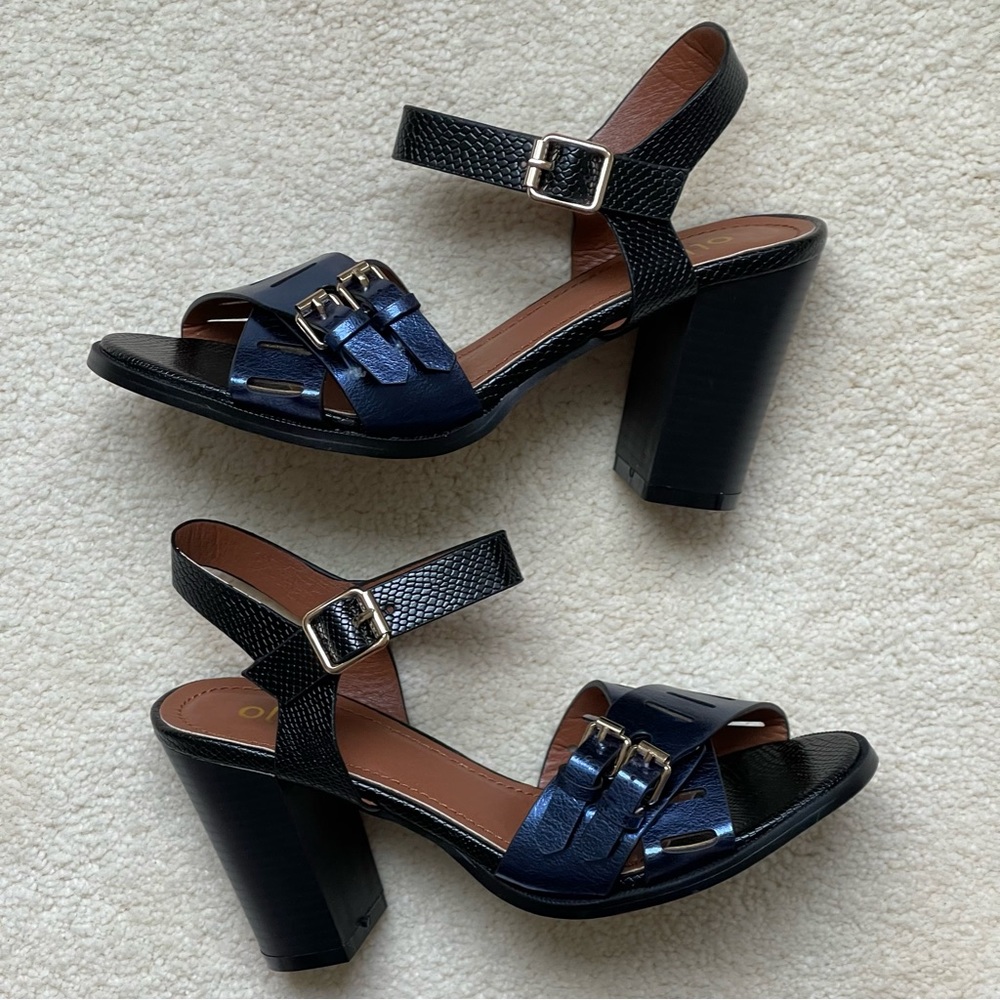 Blue Metallic Block Heel Sandal Size 6 Adjustable Buckles